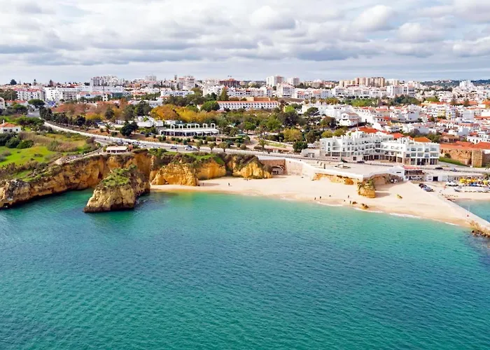 B03 - Luxury 2 Bed Near Marina *