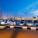 Διαμέρισμα B03 - Luxury 2 Bed Near Marina