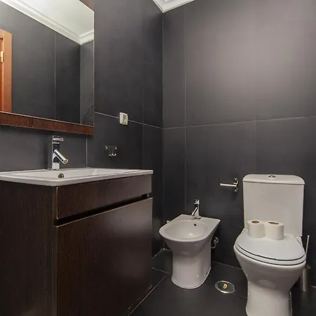 B03 - Luxury 2 Bed Near Marina