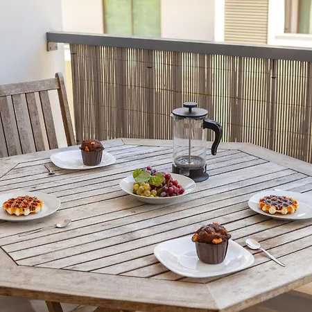 B03 - Luxury 2 Bed Near Marina