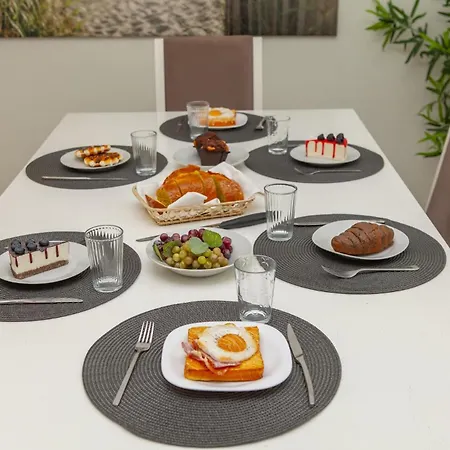 B03 - Luxury 2 Bed Near Marina Lägenhet