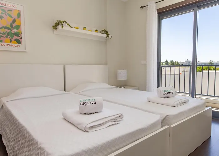 B03 - Luxury 2 Bed Near Marina Апартаменты