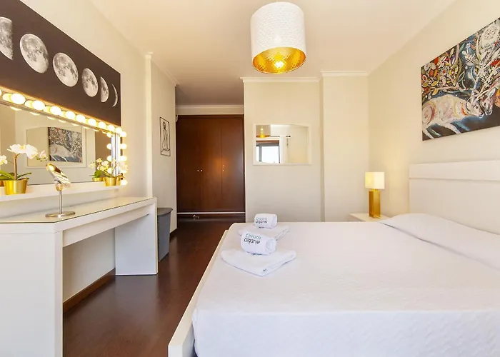 B03 - Luxury 2 Bed Near Marina Апартаменты Лагуш