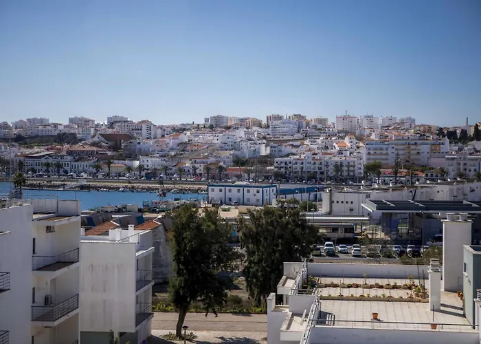 Апартаменты B03 - Luxury 2 Bed Near Marina Лагуш