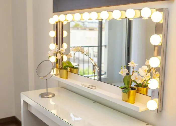 B03 - Luxury 2 Bed Near Marina * Lagos