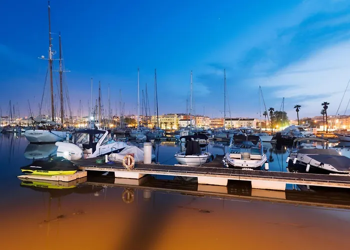 Appartement B03 - Luxury 2 Bed Near Marina